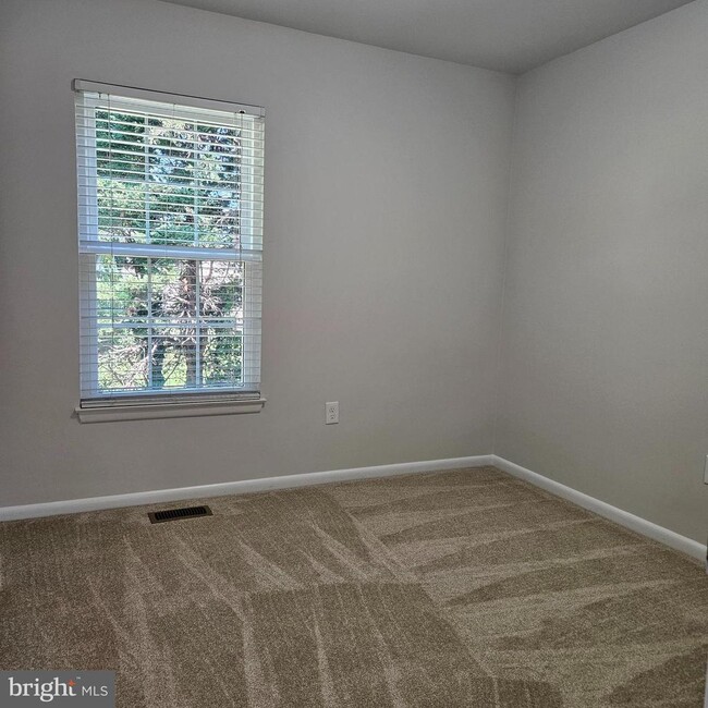 Building Photo - 3537 Dartmoor Ln