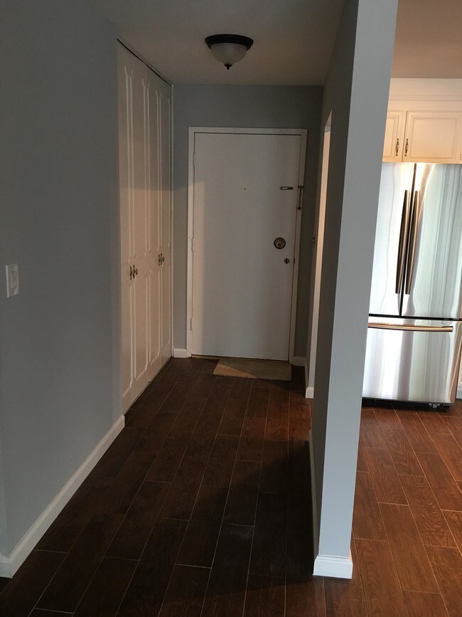 Building Photo - 500 Cagney Ln