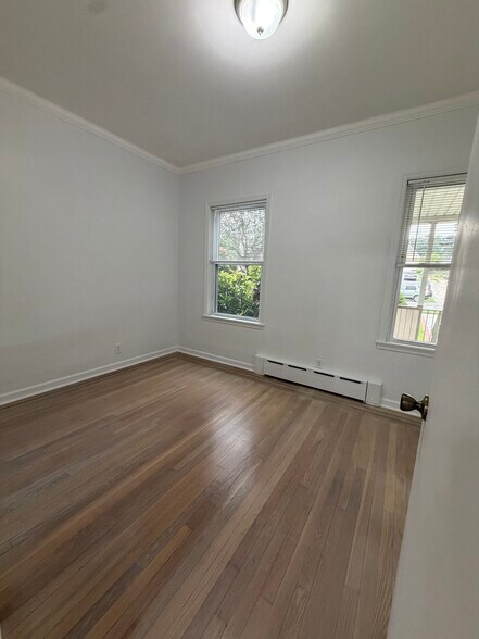 Building Photo - 102 Woodland Ave