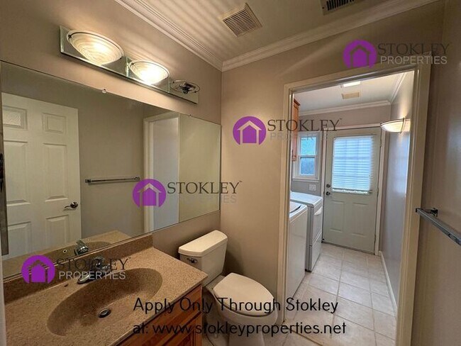Building Photo - 637 Tarrytown Ct