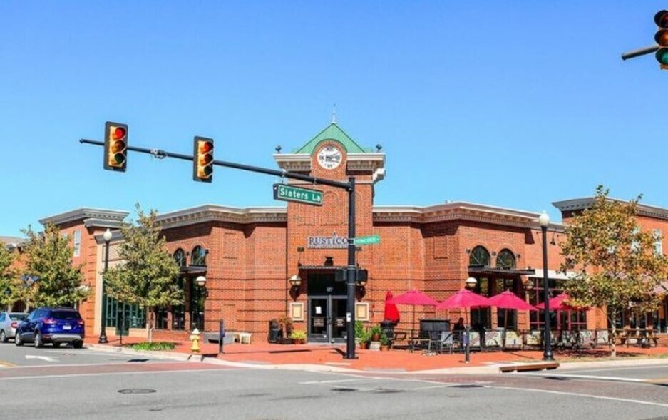 Building Photo - 1706 W Abingdon Dr