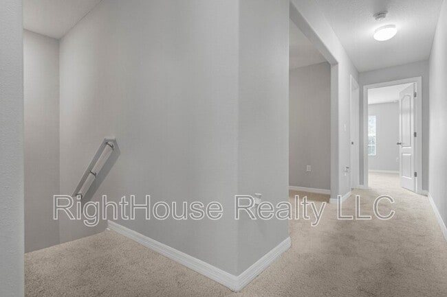 Building Photo - 260 Carina Cir