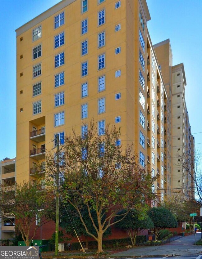 Building Photo - 1101 Juniper St NE