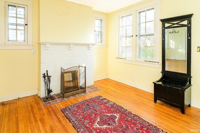 Building Photo - 720 S Park Ave