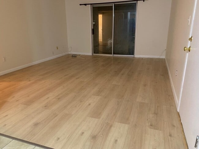 Building Photo - 85 Ford St