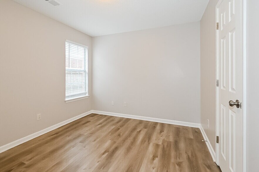 Building Photo - 1483 S Goodlett Grove Cove