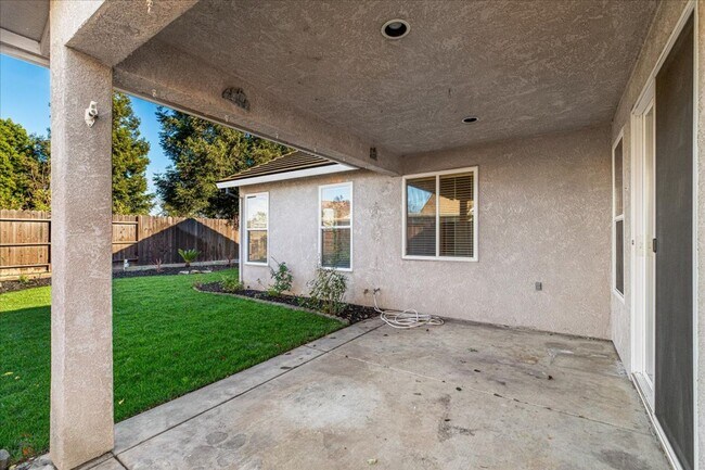 Building Photo - Beautiful 3(4) Bedroom/2 Bath Home Located in Lodi Ca