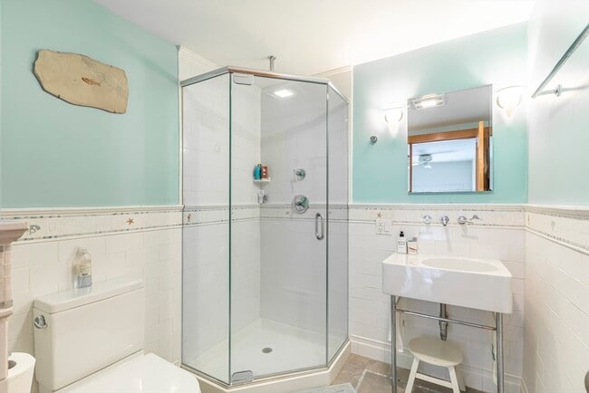 Building Photo - 54 Trowbridge St