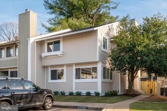 Building Photo - 18473 Stone Hollow Dr