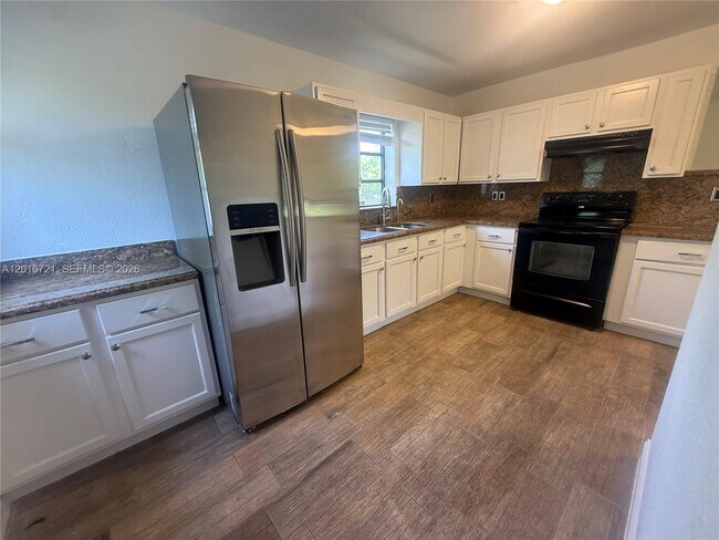 Building Photo - 9040 SW 156th St