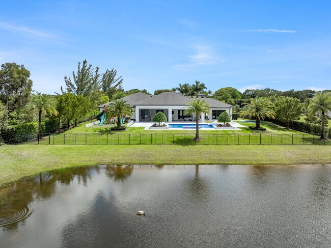 Building Photo - 17101 Magnolia Estates Dr