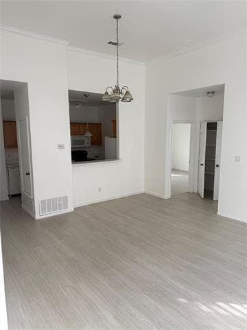 Building Photo - 989 Lake Dr