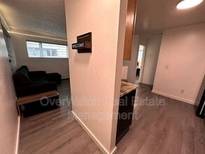 Building Photo - 3105 W 33rd Ave