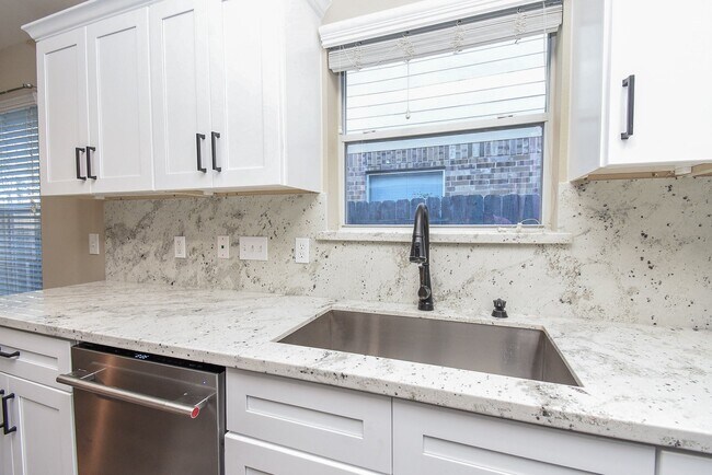 Building Photo - 20922 Barbons Heath Ct