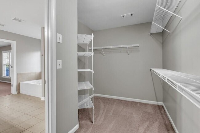Building Photo - 701 Courageous Ct