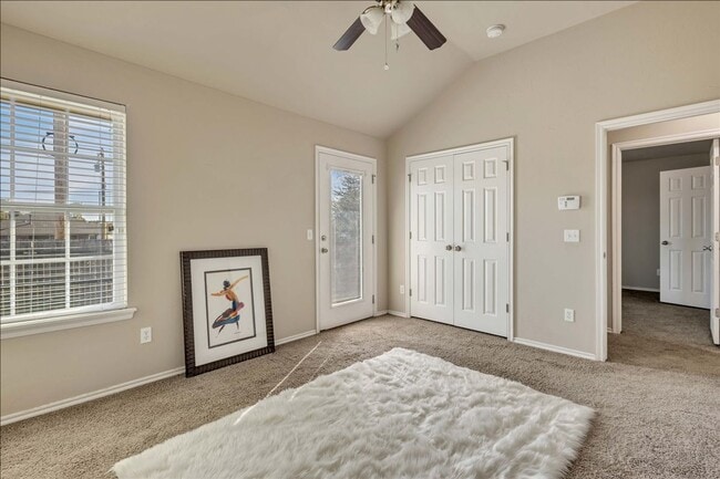 Building Photo - Adorable Cozy Home in Yukon (Mustang Schools)