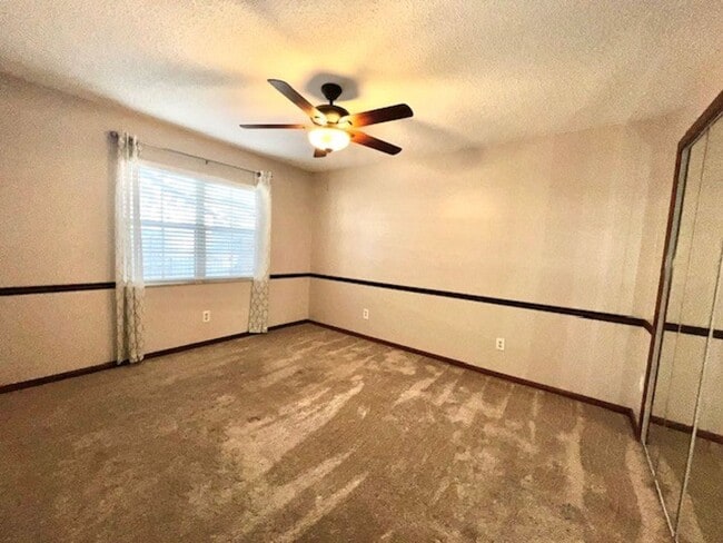Building Photo - 320 Columbus Cir