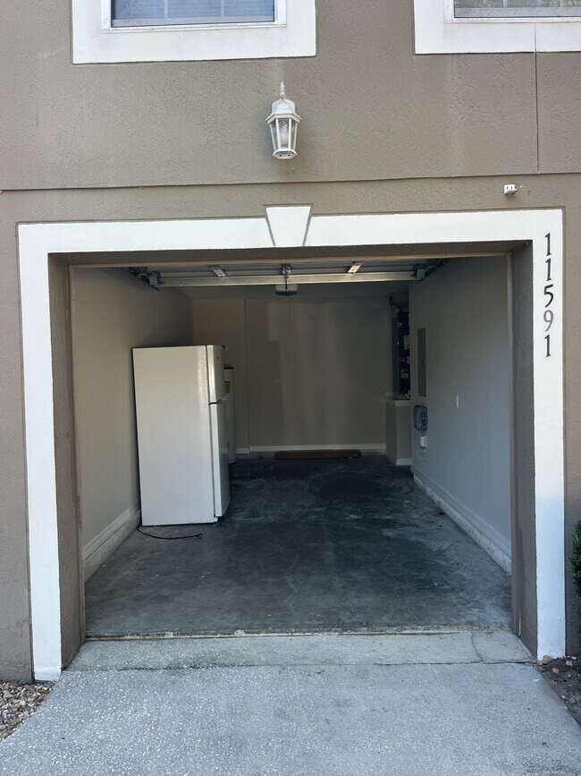 Building Photo - 11591 Hickory Oak Dr