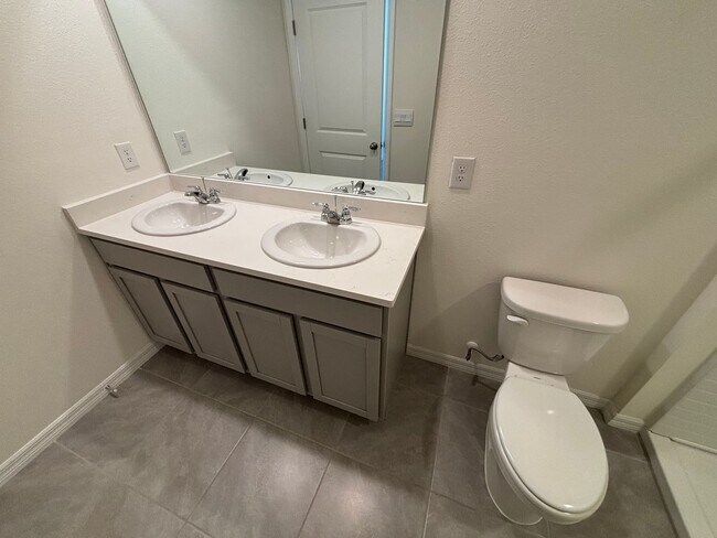 Building Photo - 8243 SW 67th Ave