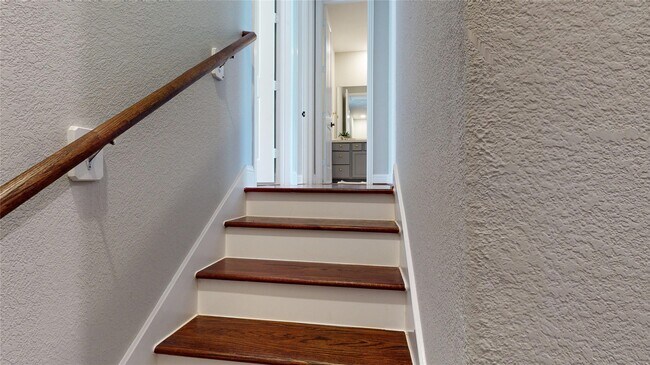 Building Photo - 5430 Camaguey St