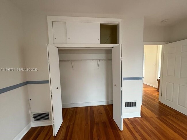 Building Photo - 830 S Beach St