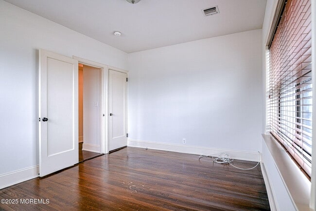 Building Photo - 1700 Webb St
