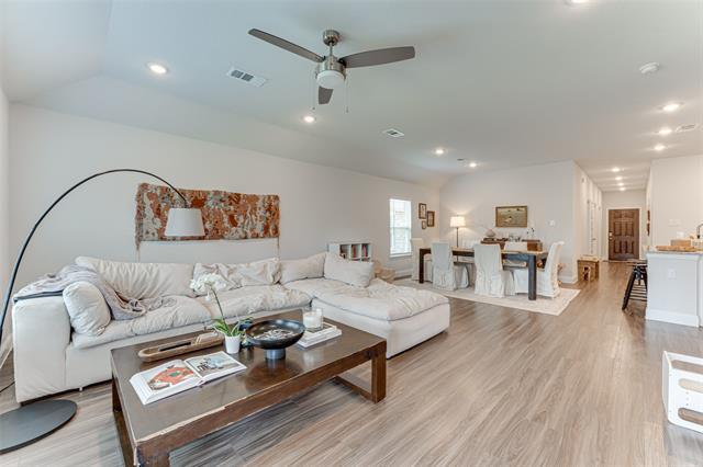 Building Photo - 508 Vasant Dr