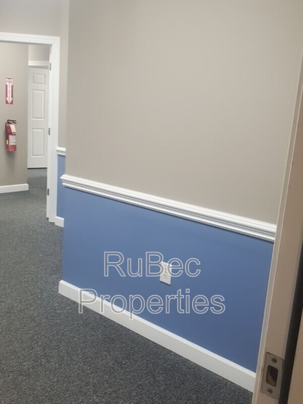 Building Photo - 1931 J N Pease Pl