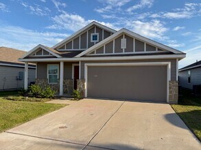 Building Photo - 325 Carthage Dr