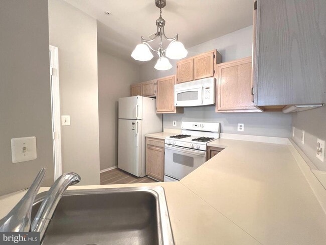 Building Photo - 9312 Groffs Mill Dr