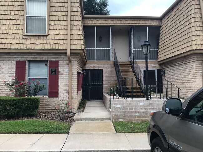 Primary Photo - 200 St Andrews Blvd