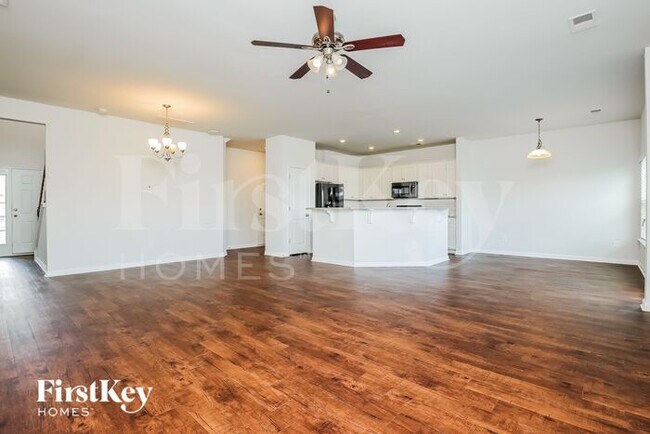 Building Photo - 210 Firewheel Ct