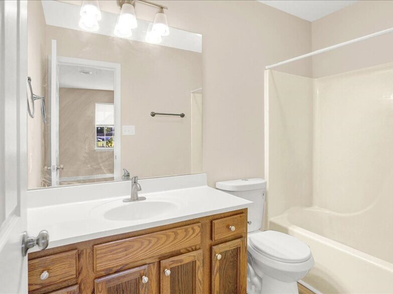 Building Photo - 809 Old Silver Spring Rd