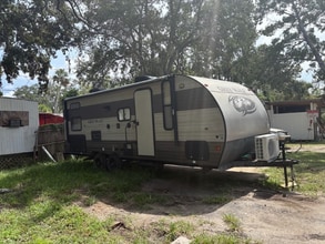 Building Photo - 622 N Beach St