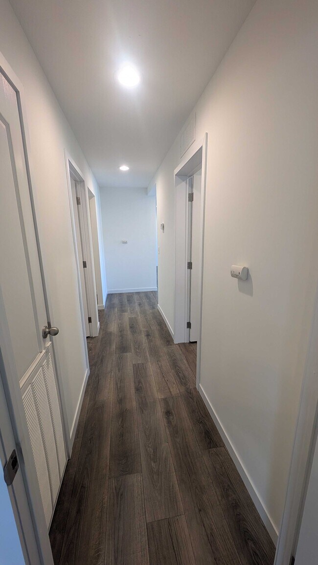 Building Photo - 9383 Evergreen Dr