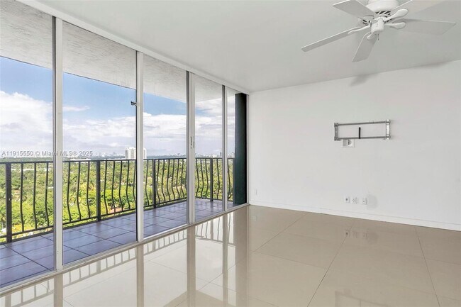 Building Photo - 780 NE 69th St