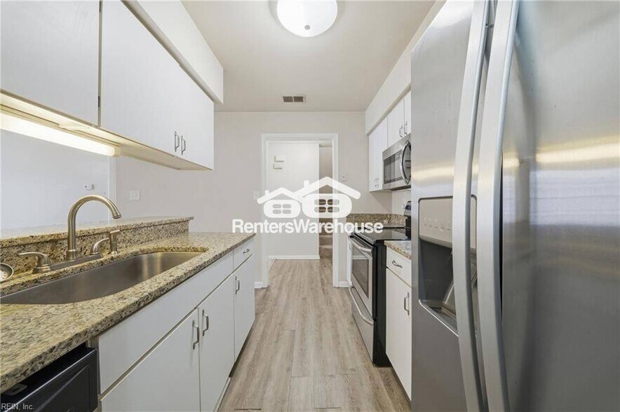 Building Photo - 720 Inlet Quay