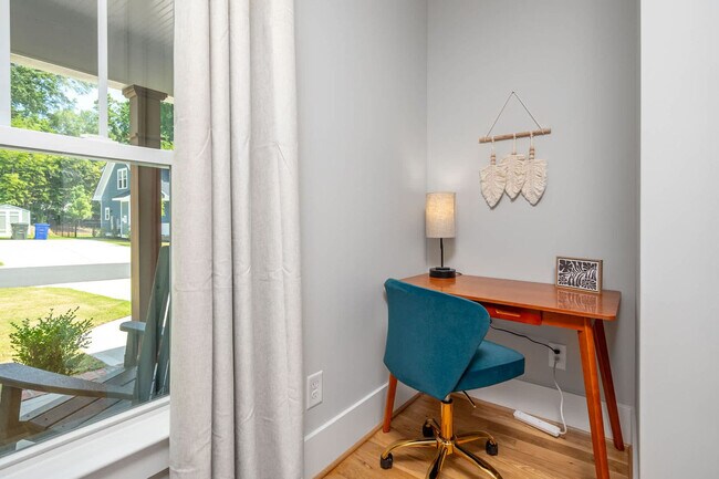 Building Photo - 2019 James St