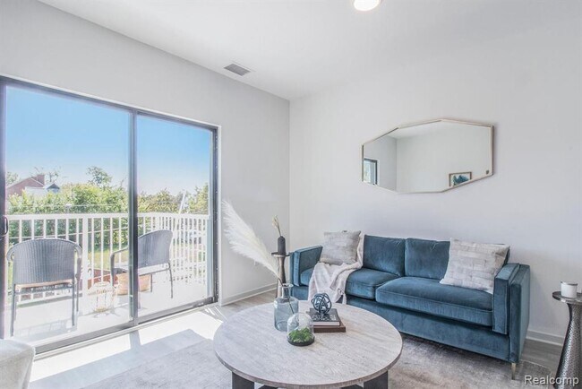 Building Photo - 7410 Kercheval Ave