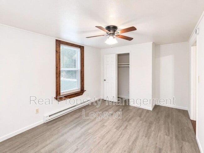 Building Photo - 933 Gillham Rd