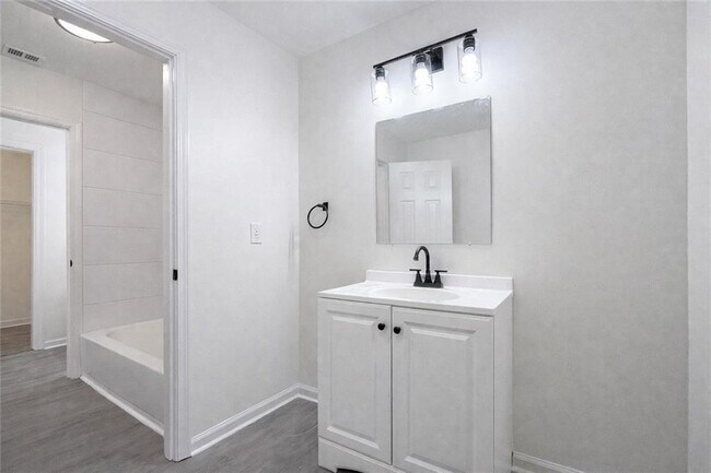 Building Photo - 2259 Sisk St NW