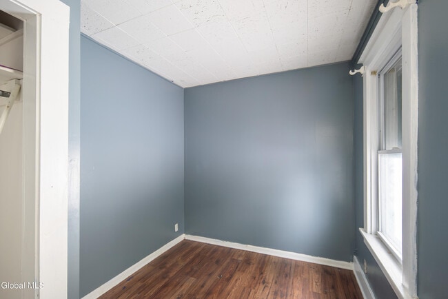 Building Photo - 6 Utica Ave