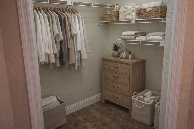 Building Photo - Gorgeous first floor 2/2 condo x Rent @  Winter Park in front of Full Sail!