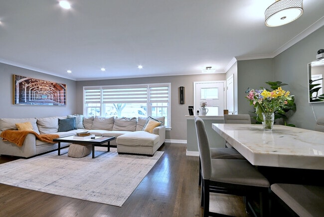 Building Photo - 2307 Edna Ave