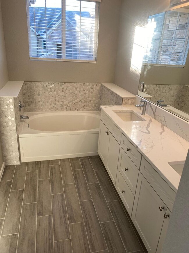 Building Photo - Gorgeous, Updated 3 bedroom, 2.5 bath, 2 car garage!