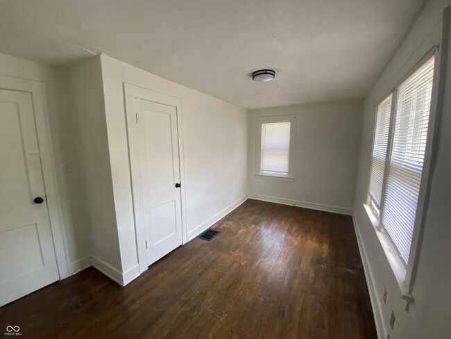 Building Photo - 5275 N College Ave