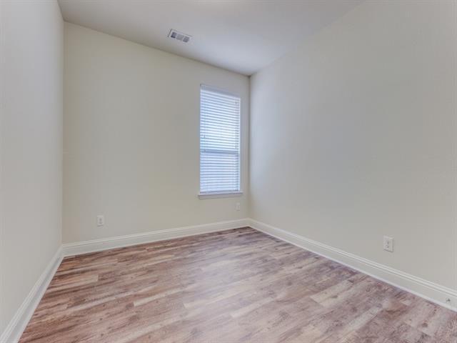 Building Photo - 1016 Llano Falls Dr