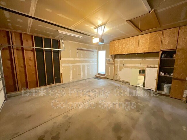 Building Photo - 8214 Steadman Dr