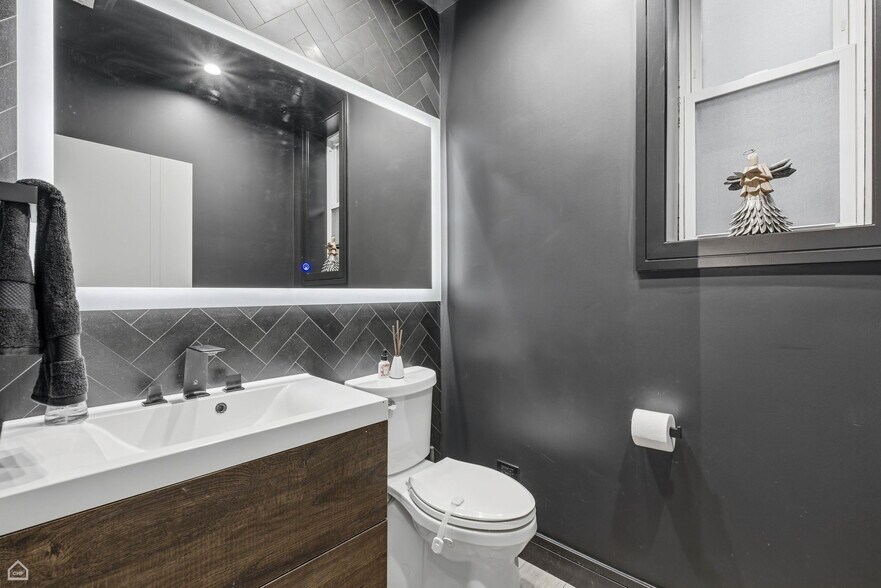 Building Photo - 1236 N Cleaver St