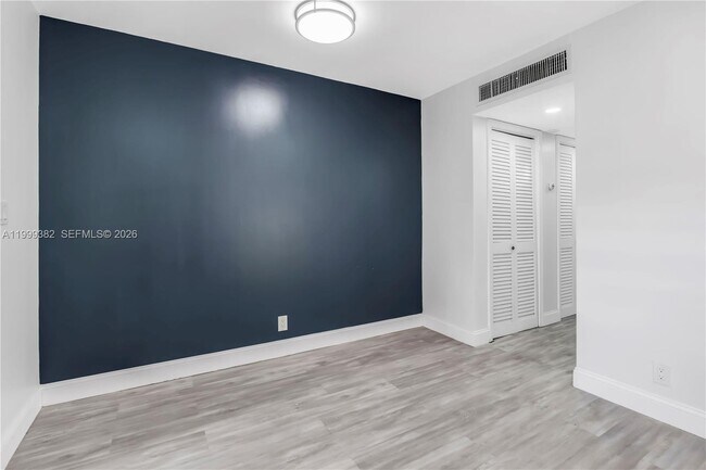 Building Photo - 5300 Washington St